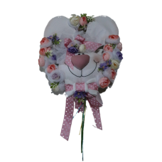 Guirlanda de coelho em tecido com flores